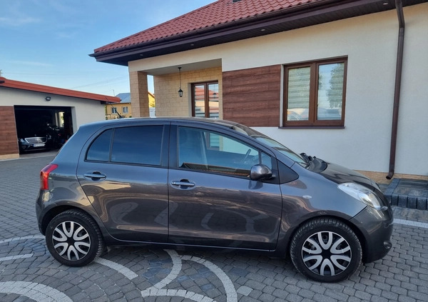 Toyota Yaris cena 17500 przebieg: 204284, rok produkcji 2008 z Przasnysz małe 326